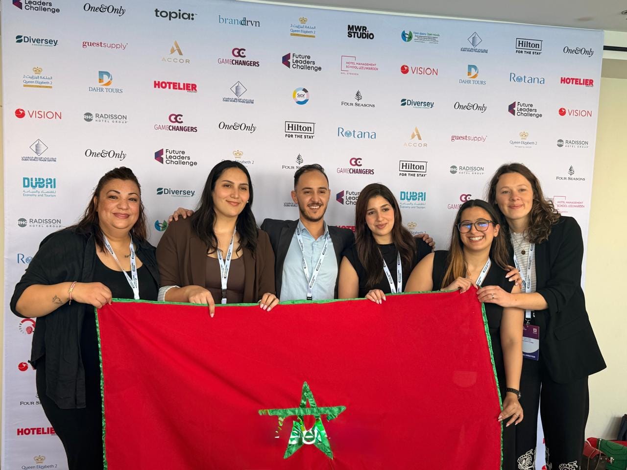 You are currently viewing تتويج مزدوج للمغرب بدبي: مدرسة مغربية عليا تنتزع الفضية العالمية، وياسمينة الرغاي ضمن أفضل الأساتذة المؤطرين دوليا